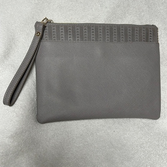 Sole Society Gray Large Clutch IPad Top Zip Purse, LIKE NEW! NEVER USED! - Picture 1 of 9